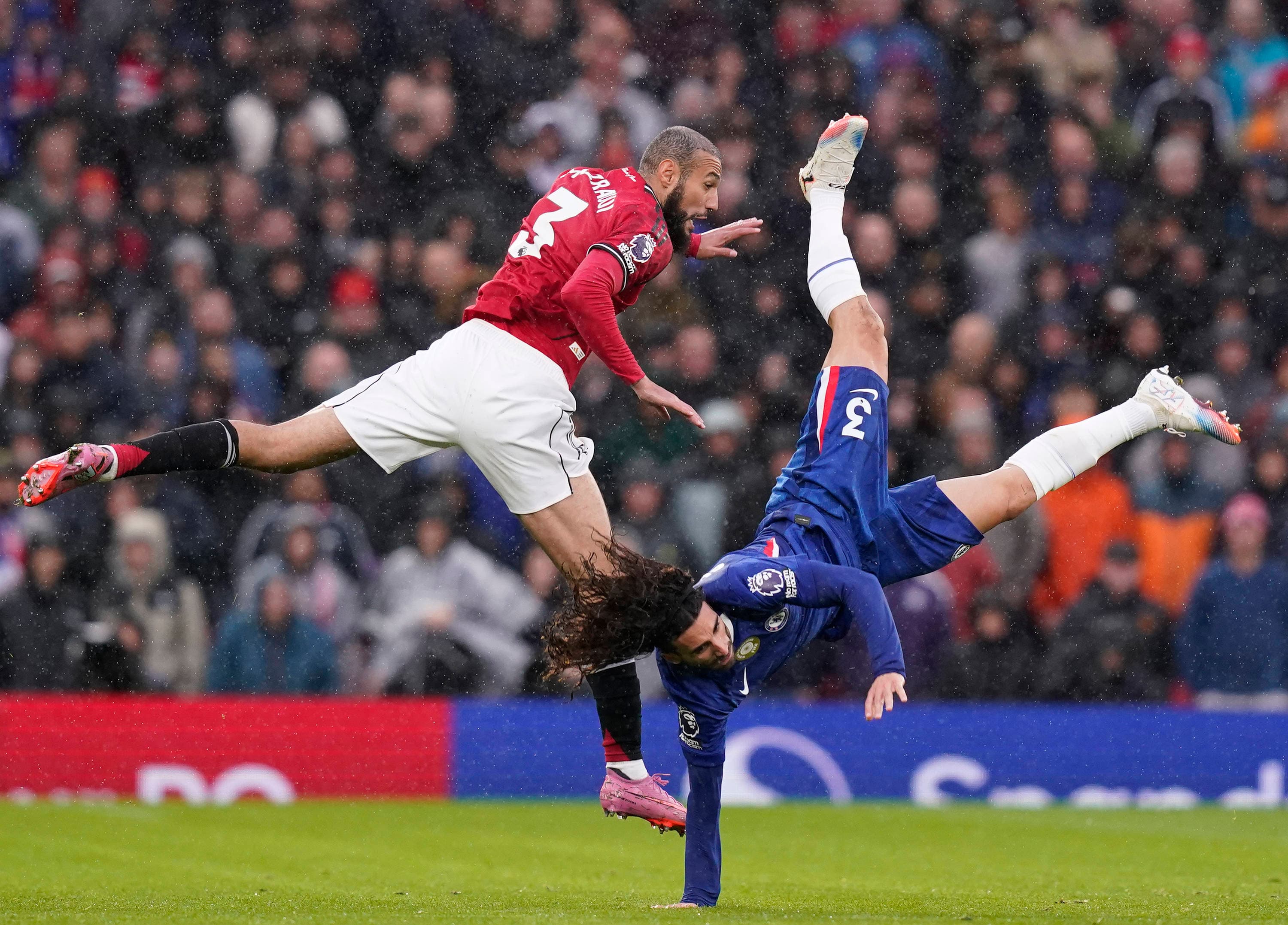 Man United endure red card chaos to seal dramatic victory over Chelsea