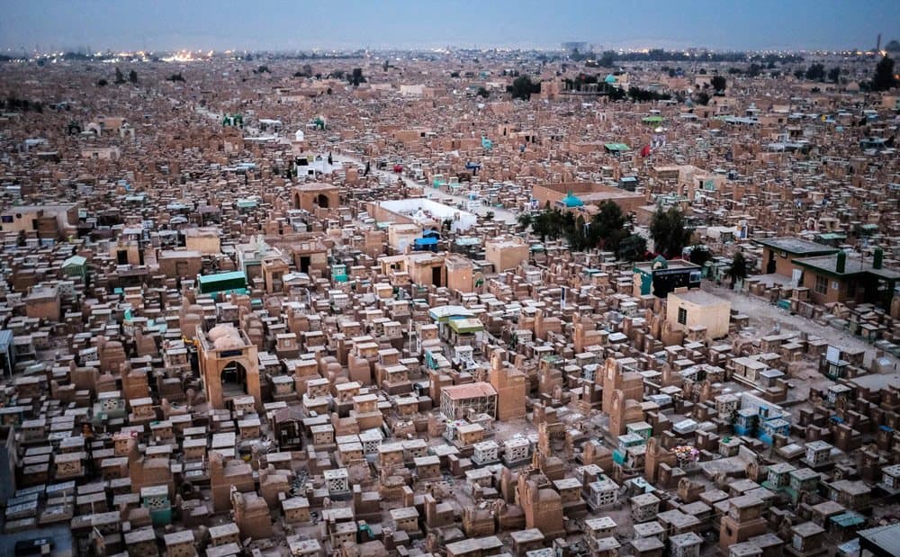 10 Largest Cemeteries in the World