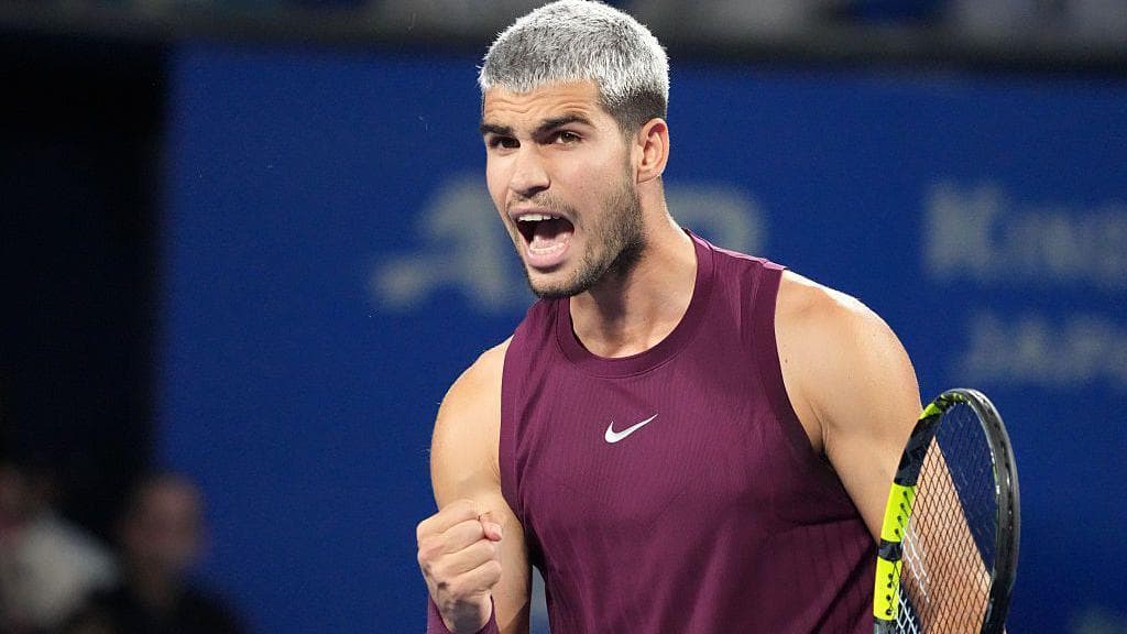 Carlos Alcaraz defeats Zverev to reach Australian open final