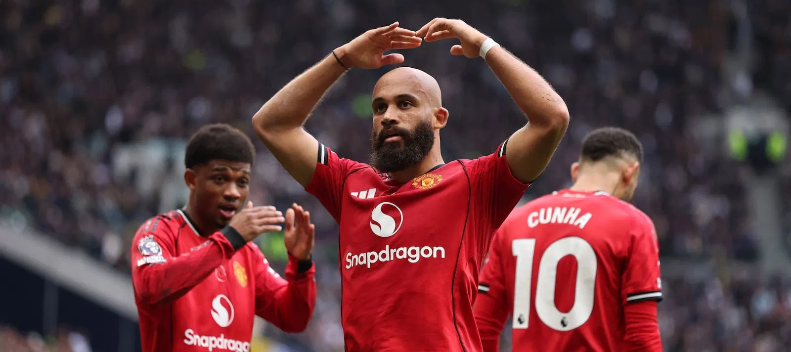 Man United beat 10-Man Spurs to extend Carrick run