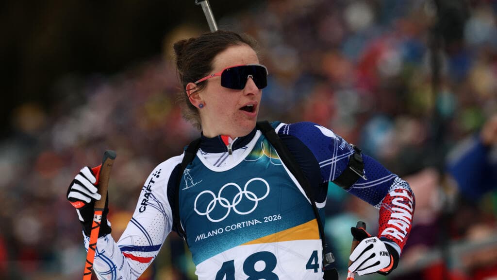 Winter Olympics star who robbed her own team-mate defeats her victim to win gold