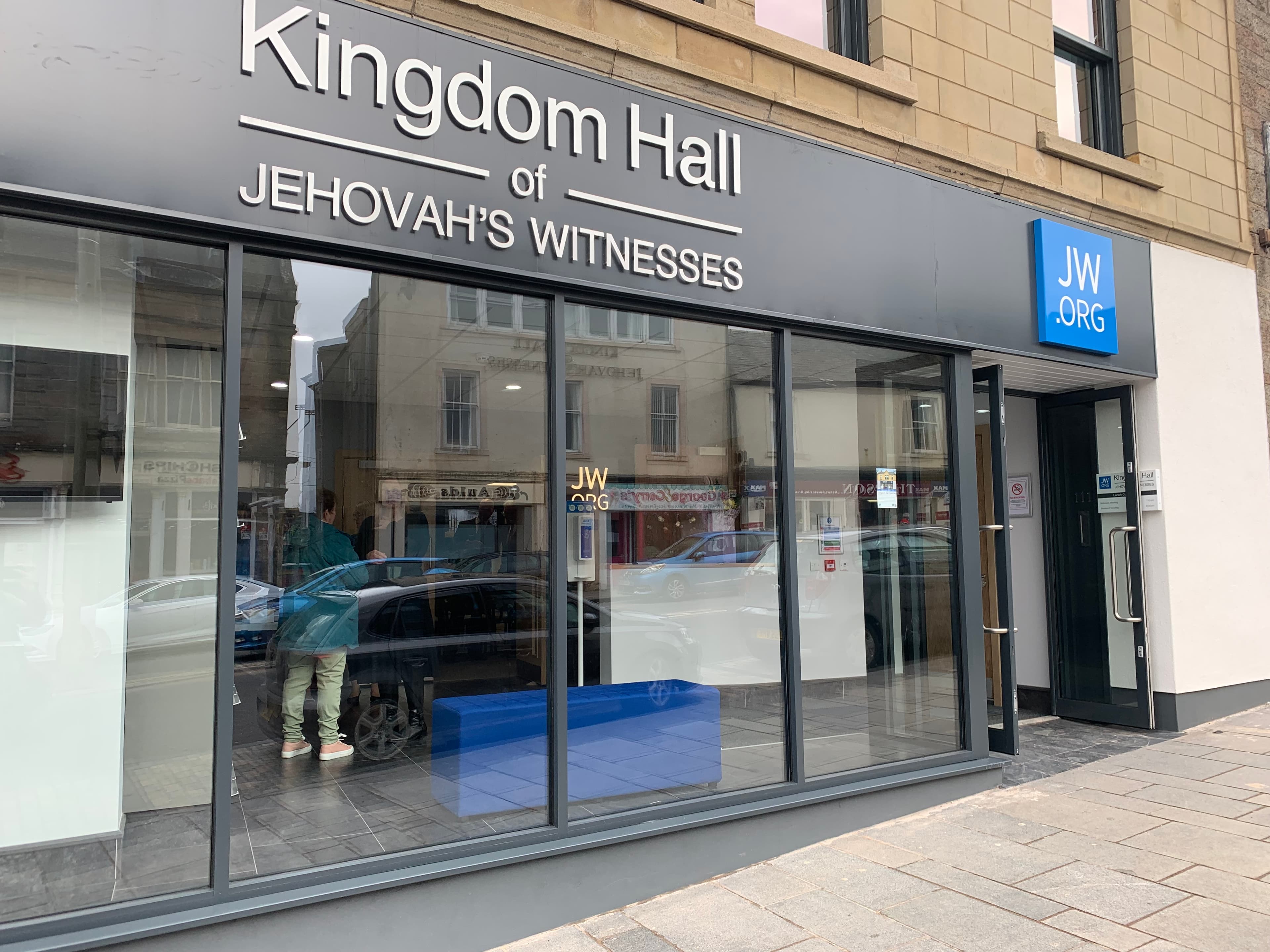 Jehovah Witnesses allow their own blood use in medical care after 75 years